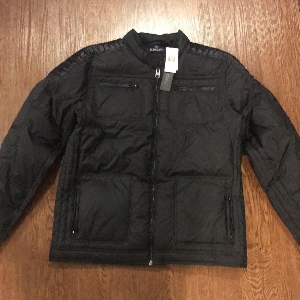Men’s black puffer coat